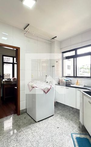 Apartamento à venda com 210m², 4 quartos e 4 vagas Apartamento à venda com 210m², 4 quartos e 4 vagasÁrea de Serviço