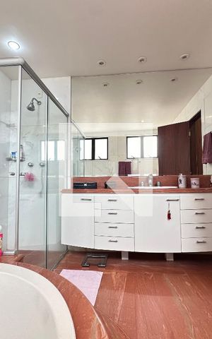 Apartamento à venda com 210m², 4 quartos e 4 vagas Apartamento à venda com 210m², 4 quartos e 4 vagasBanheiro