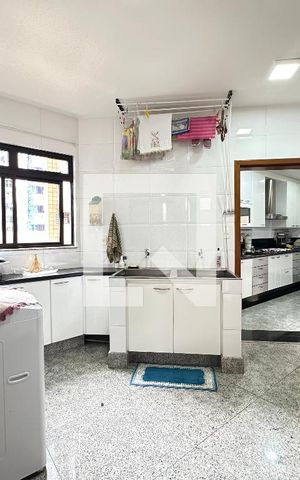 Apartamento à venda com 210m², 4 quartos e 4 vagas Apartamento à venda com 210m², 4 quartos e 4 vagasÁrea de Serviço