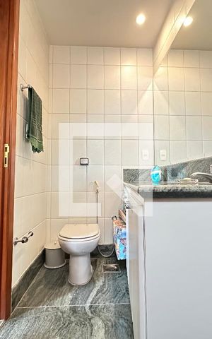 Apartamento à venda com 210m², 4 quartos e 4 vagas Apartamento à venda com 210m², 4 quartos e 4 vagasBanheiro