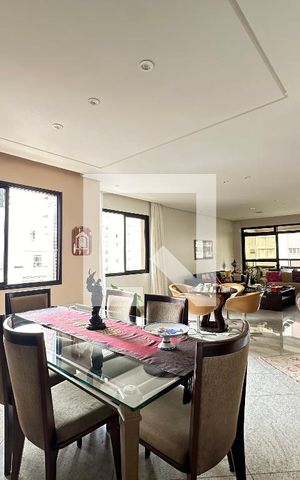Apartamento à venda com 210m², 4 quartos e 4 vagas Apartamento à venda com 210m², 4 quartos e 4 vagasSala