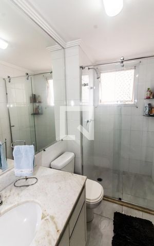 Casa de condomínio à venda com 134m², 3 quartos e 2 vagas Casa de condomínio à venda com 134m², 3 quartos e 2 vagasBanheiro