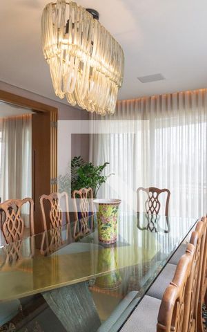 Apartamento à venda com 299m², 4 quartos e 5 vagas Apartamento à venda com 299m², 4 quartos e 5 vagasSala de Jantar