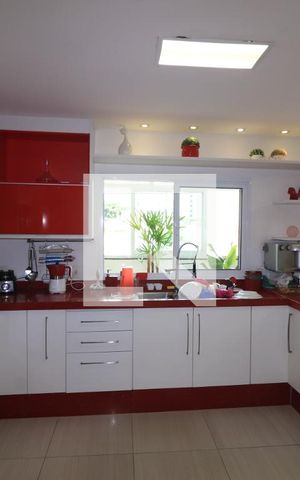 Casa à venda com 1000m², 6 quartos e 6 vagasCozinha