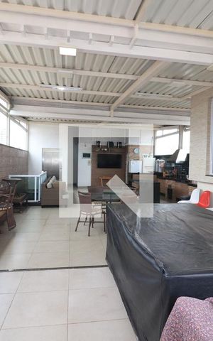 Casa à venda com 1000m², 6 quartos e 6 vagasTerraço