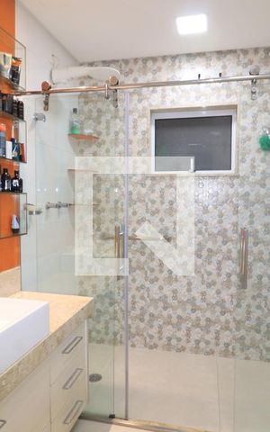 Casa à venda com 1000m², 6 quartos e 6 vagasBanheiro da Suíte