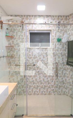 Casa à venda com 1000m², 6 quartos e 6 vagasBanheiro da Suíte