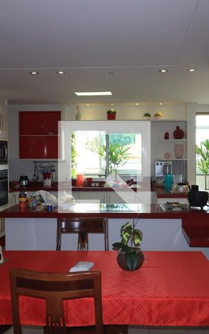 Casa à venda com 1000m², 6 quartos e 6 vagasSala de TV