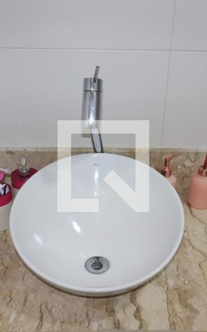 Casa à venda com 1000m², 6 quartos e 6 vagasBanheiro da Suíte 5