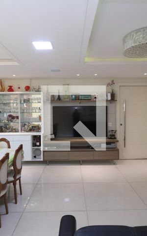 Casa à venda com 1000m², 6 quartos e 6 vagasSala de TV