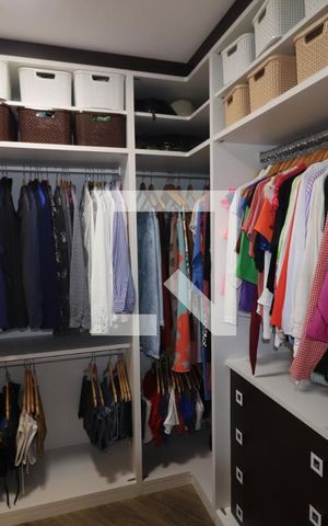 Casa à venda com 1000m², 6 quartos e 6 vagasCloset
