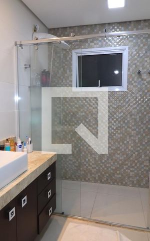 Casa à venda com 1000m², 6 quartos e 6 vagasBanheiro da Suíte 4