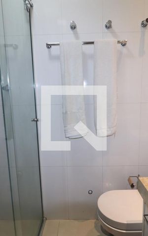 Casa à venda com 1000m², 6 quartos e 6 vagasBanheiro da Suíte 2
