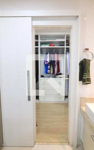 Casa à venda com 1000m², 6 quartos e 6 vagasBanheiro da Suíte
