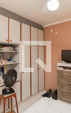 Casa à venda com 380m², 5 quartos e 2 vagas Casa à venda com 380m², 5 quartos e 2 vagasQuarto 1