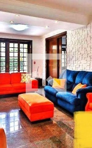 Casa à venda com 570m², 4 quartos e 6 vagas
