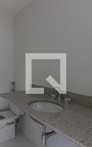 Apartamento à venda com 153m², 4 quartos e 2 vagas Apartamento à venda com 153m², 4 quartos e 2 vagasBanheiro Social