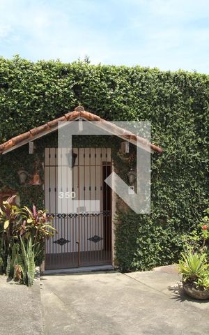 Casa à venda com 493m², 4 quartos e 5 vagasEntrada lateral