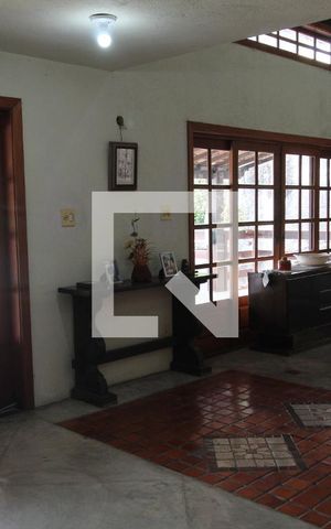 Casa à venda com 493m², 4 quartos e 5 vagasSala