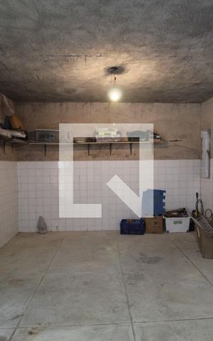 Casa à venda com 493m², 4 quartos e 5 vagasGaragem - Sala com banheiro
