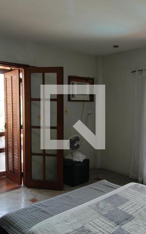 Casa à venda com 493m², 4 quartos e 5 vagasSuíte 1 - Segundo andar