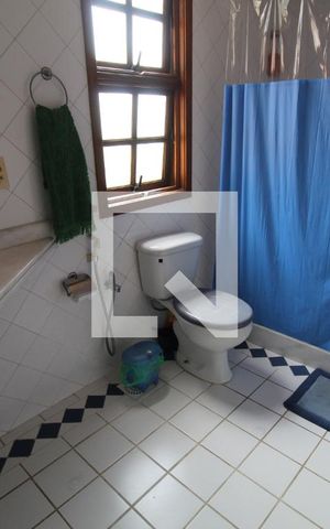 Casa à venda com 493m², 4 quartos e 5 vagasBanheiro da suíte 4 - Terceiro andar