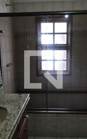Casa à venda com 493m², 4 quartos e 5 vagasBanheiro da suíte 1 - Segundo andar