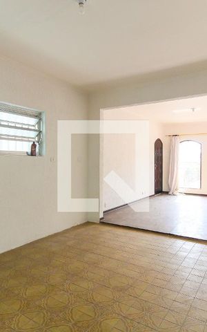 Casa à venda com 180m², 3 quartos e 2 vagas Casa à venda com 180m², 3 quartos e 2 vagasSala 2
