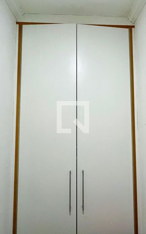 Apartamento à venda com 290m², 4 quartos e 4 vagas Apartamento à venda com 290m², 4 quartos e 4 vagasQuarto de Serviço