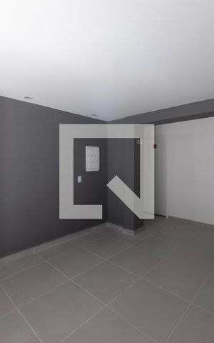 Apartamento para alugar com 31m², 2 quartos e sem vaga Apartamento para alugar com 31m², 2 quartos e sem vagaHall Social