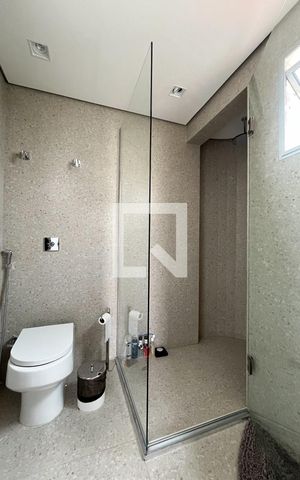 Apartamento à venda com 100m², 1 quarto e 2 vagas Apartamento à venda com 100m², 1 quarto e 2 vagasBanheiro da Suíte