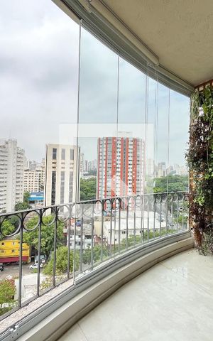 Apartamento à venda com 100m², 1 quarto e 2 vagas Apartamento à venda com 100m², 1 quarto e 2 vagasVaranda