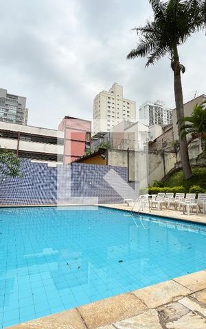 Apartamento à venda com 100m², 1 quarto e 2 vagas Apartamento à venda com 100m², 1 quarto e 2 vagasÁrea comum - Piscina