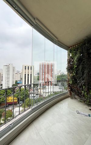 Apartamento à venda com 100m², 1 quarto e 2 vagas Apartamento à venda com 100m², 1 quarto e 2 vagasVaranda