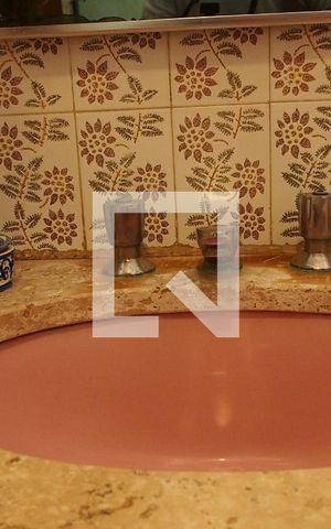 Casa à venda com 170m², 2 quartos e 4 vagasBanheiro/Lavabo