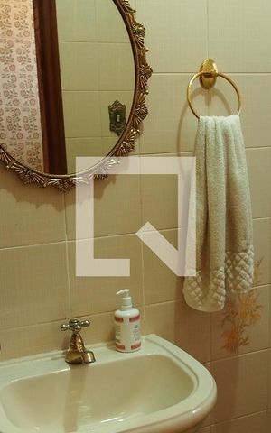 Casa à venda com 170m², 2 quartos e 4 vagasBanheiro/Lavabo