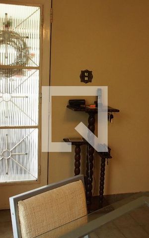 Casa à venda com 170m², 2 quartos e 4 vagasSala