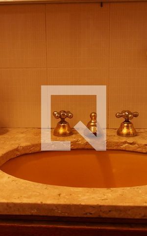 Casa à venda com 170m², 2 quartos e 4 vagasBanheiro/Lavabo