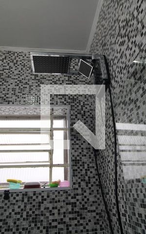Casa à venda com 130m², 2 quartos e 2 vagasChuveiro