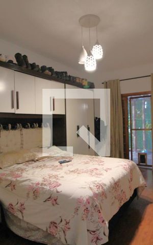 Casa à venda com 130m², 2 quartos e 2 vagasSuíte