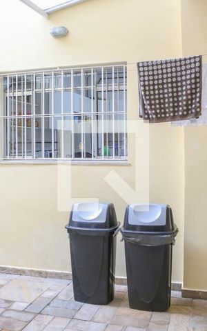 Casa à venda com 212m², 3 quartos e 2 vagas Casa à venda com 212m², 3 quartos e 2 vagasÁrea de Serviço e Quintal