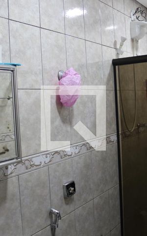 Casa à venda com 173m², 3 quartos e 2 vagasBanheiro