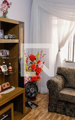 Casa à venda com 227m², 3 quartos e 4 vagas Casa à venda com 227m², 3 quartos e 4 vagasSala