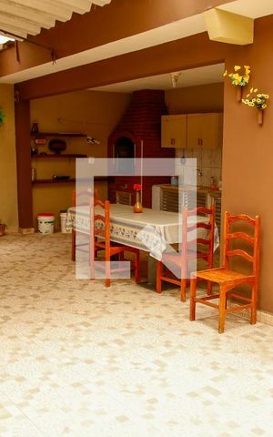 Casa à venda com 227m², 3 quartos e 4 vagas Casa à venda com 227m², 3 quartos e 4 vagasÁrea comum
