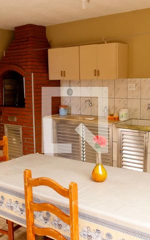 Casa à venda com 227m², 3 quartos e 4 vagas Casa à venda com 227m², 3 quartos e 4 vagasÁrea comum