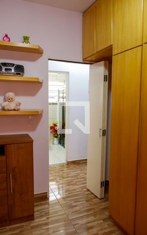 Casa à venda com 227m², 3 quartos e 4 vagas Casa à venda com 227m², 3 quartos e 4 vagasQuarto 1