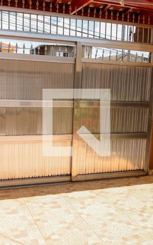 Casa à venda com 227m², 3 quartos e 4 vagas Casa à venda com 227m², 3 quartos e 4 vagasGaragem