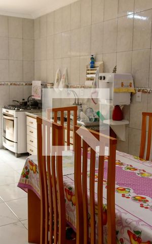 Casa à venda com 227m², 3 quartos e 4 vagas Casa à venda com 227m², 3 quartos e 4 vagasCozinha