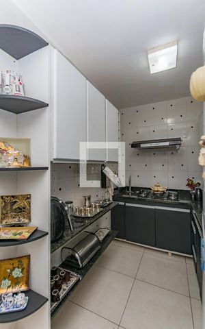 Apartamento à venda com 200m², 3 quartos e 4 vagas Apartamento à venda com 200m², 3 quartos e 4 vagasCozinha