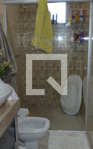 Casa à venda com 240m², 2 quartos e 2 vagasBanheiro